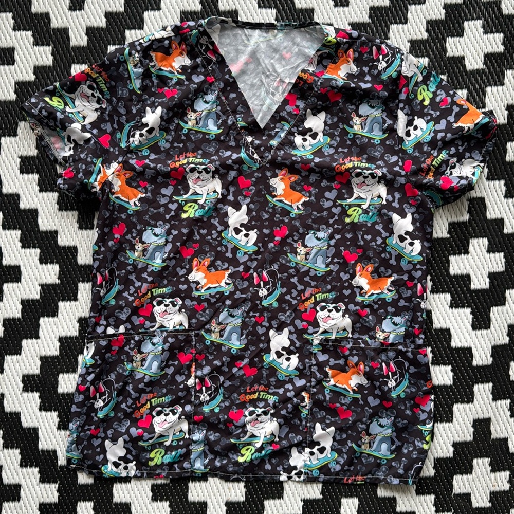 DICKIES Patterned Scrub Top - M